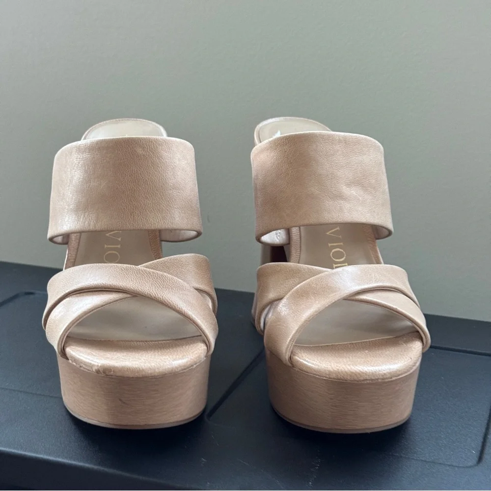 Chelsea and Violet Kapri Women's Leather Tan Platform Heels Sandals 7.5